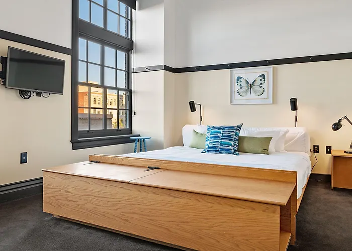 The Maverick By Kasa Hotel